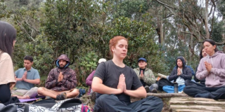 Imagen de varias personas en la Casona de la Danza