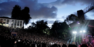 Imagen Teatro La Media Torta de noche con público
