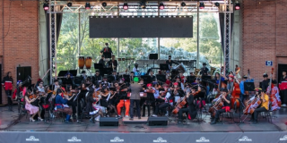 Imagen de la Orquesta Filarmónica Prejuvenil en concierto con disfraces 