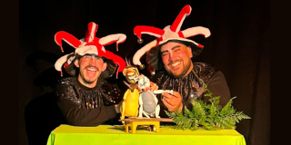 Imagen de los protagonistas de la obra Breves historias del mundo que se presentará el 17 de octubre de 2026.