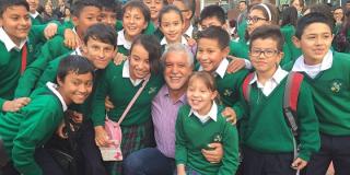 Alcalde con estudiantes de la ciudad - Foto: Prensa Alcaldía Mayor de Bogotá / Camilo Monsalve 