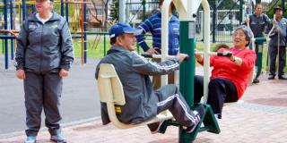 Actividad física con adulto mayor-Foto: Alcaldía Local de Engativá