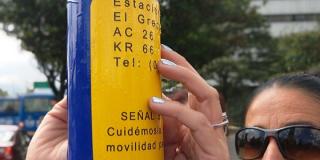 Paraderos con sistema braille - Foto: Prensa Secretaría de Movilidad