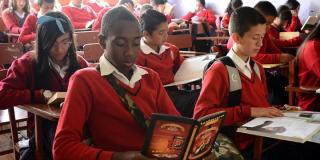 Niños leyendo - Foto:educacionbogota.edu.co