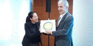 Grupo familia recibe el Sello Zoolidario Grupo familia recibe el Sello Zoolidario