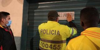 54 comparendos en fiesta clandestina y sellamiento a establecimientos en noche operativa en Los Mártires