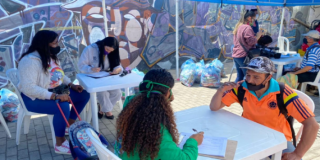 Distrito entrega más de 500 mercados a cachivacheros de la calle sexta