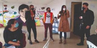 Alianza entre la Alcaldía Local de Los Mártires y diseñador John Estrada para crear marca Distrito Rojo con proyección internacional