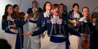 Toque simultáneo desde Queens Museum (New York) y el Espacio Odeón (Bogotá).