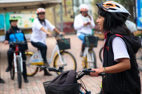 Importancia del uso del casco cuando se viaja en bicicleta en bogotá |  Bogota.gov.co