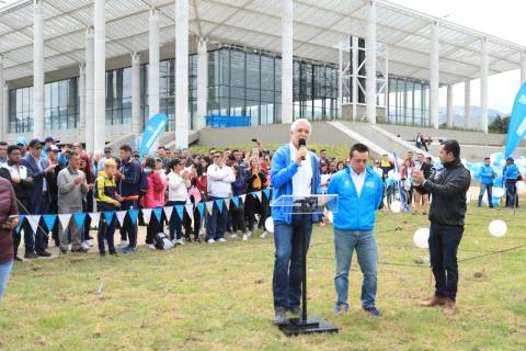Alcalde Peñalosa entregó las piscinas del Centro Felicidad -CEFE El Tunal Foto: Consejería de Comunicaciones