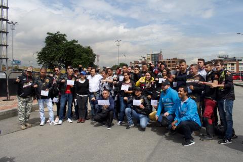 Los motociclistas se sumaron de manera voluntaria a la actividad organizada por la Secretaría Distrital de Movilidad. Foto: Secretaría de Movilidad