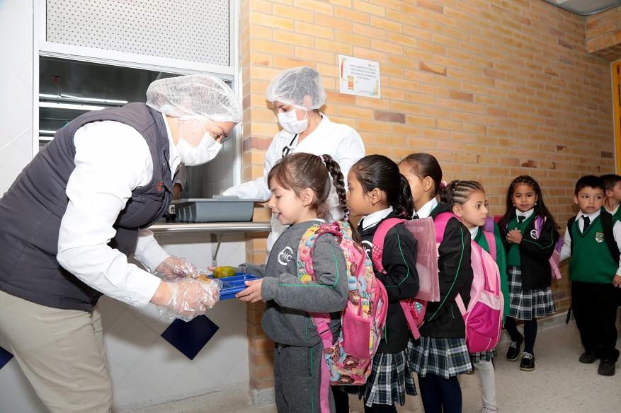 156 comedores escolares funcionando en Bogotá 