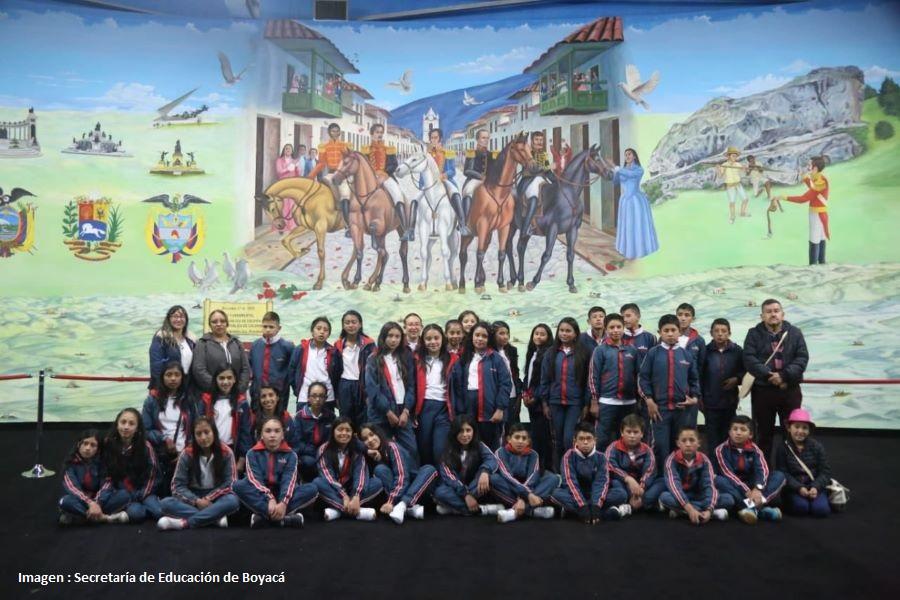 Imagen de estudiantes en Boyacá