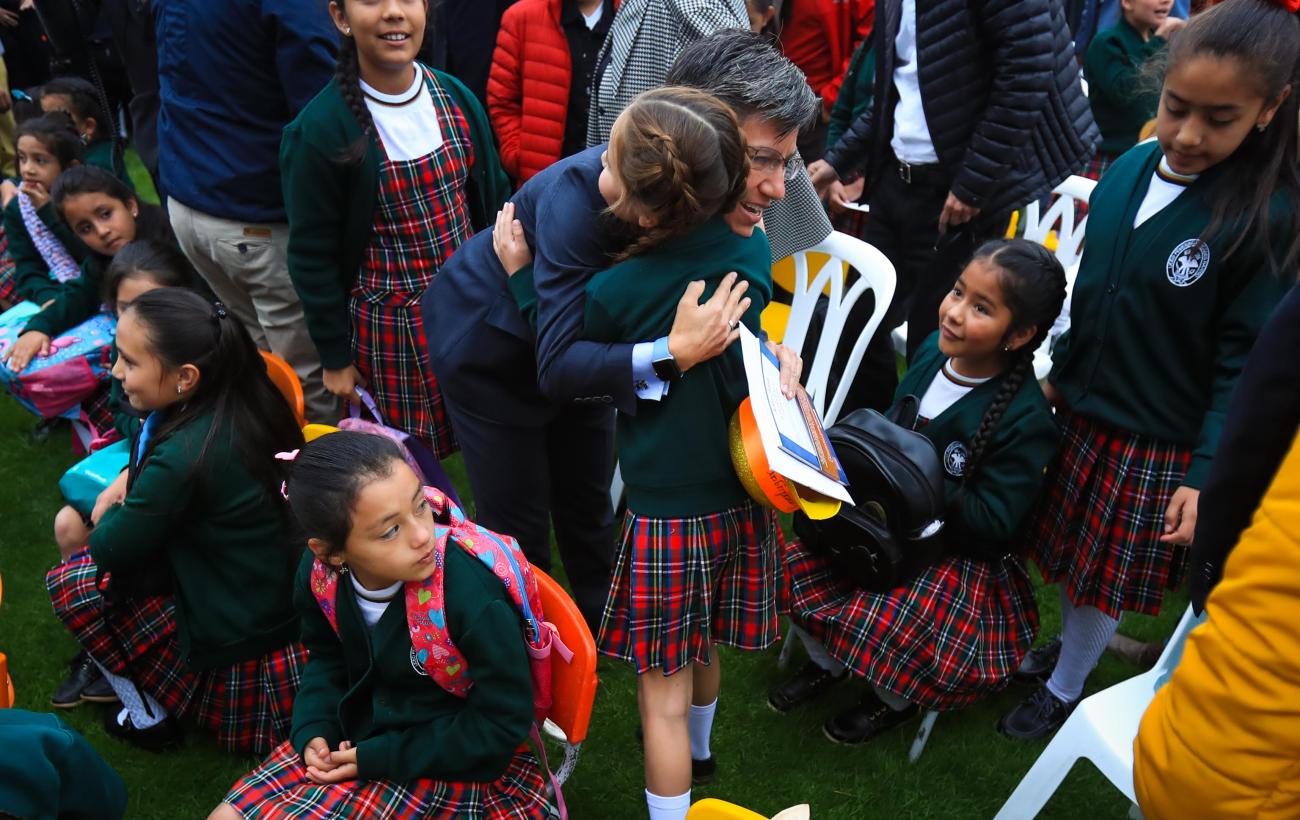 Alcaldesa Claudia López acompañó el inicio escolar en Bogotá