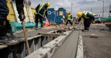 Foto de obreros y trabajadores en obras de la Línea 1 del Metro de Bogotá.