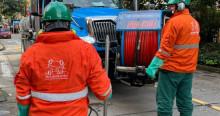 Foto que muestra trabajadores del Acueducto de Bogotá 