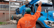 Foto que muestra trabajadores del Acueducto de Bogotá
