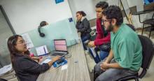 Foto de bogotanos y bogotanas accediendo a servicios de la Agencia Distrital de Empleo de Bogotá..
