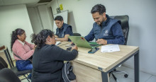 Foto de bogotanos y bogotanas accediendo a servicios de la Agencia Distrital de Empleo en Bogotá.