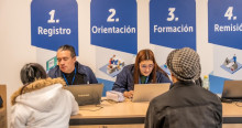 Foto de bogotanos y bogotanas accediendo a serviciosde la Agencia Distrital de Empleo.