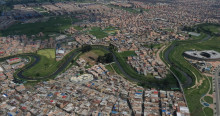 Foto que muestra edificios y calles con vista panorámica de Bogotá 