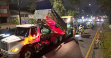 Foto de varios trabajadores del IDU. 