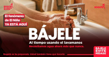 Imagen que muestra una imagen con el texto: bájele al tiempo usando el lavamanos necesitamos agua ahora más que nunca