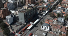 Foto aérea de la estación Av. 39 TransMilenio en la avenida Caracas de Bogotá.
