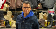 Foto de José Quintero, beneficiario de uno de los Puntos Comerciales del IPES en Bogotá.