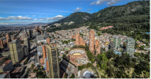 Imagen panorámica de Bogotá donde se evidencia un día soleado.