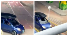 Foto de un carro azul