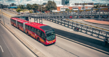 Foto de un bus de TransMilenio