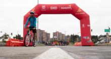 bogotano en ciclovía de Bogotá