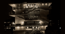 Imagen panorámica nocturna del CEFE Chapinero.
