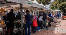 Foto de una feria de Mercados Campesinos en Bogotá.