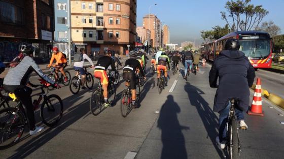 ¿Sabes qué pasa si 250 personas usan TransMilenio, bicicleta o carro? 