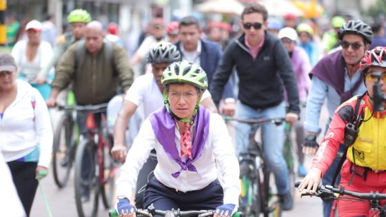 Claudia López en Bicicleta