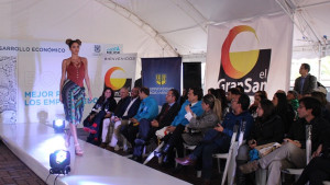 Mujeres con Iniciativa, desfile de línea deportiva en Bogotá 