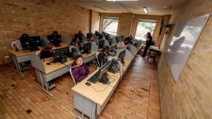 Personas en el computador