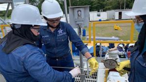 Personas con maquinas