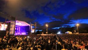 Imagen ilustrativa de una multitud en un concierto gratuito en Bogotá.