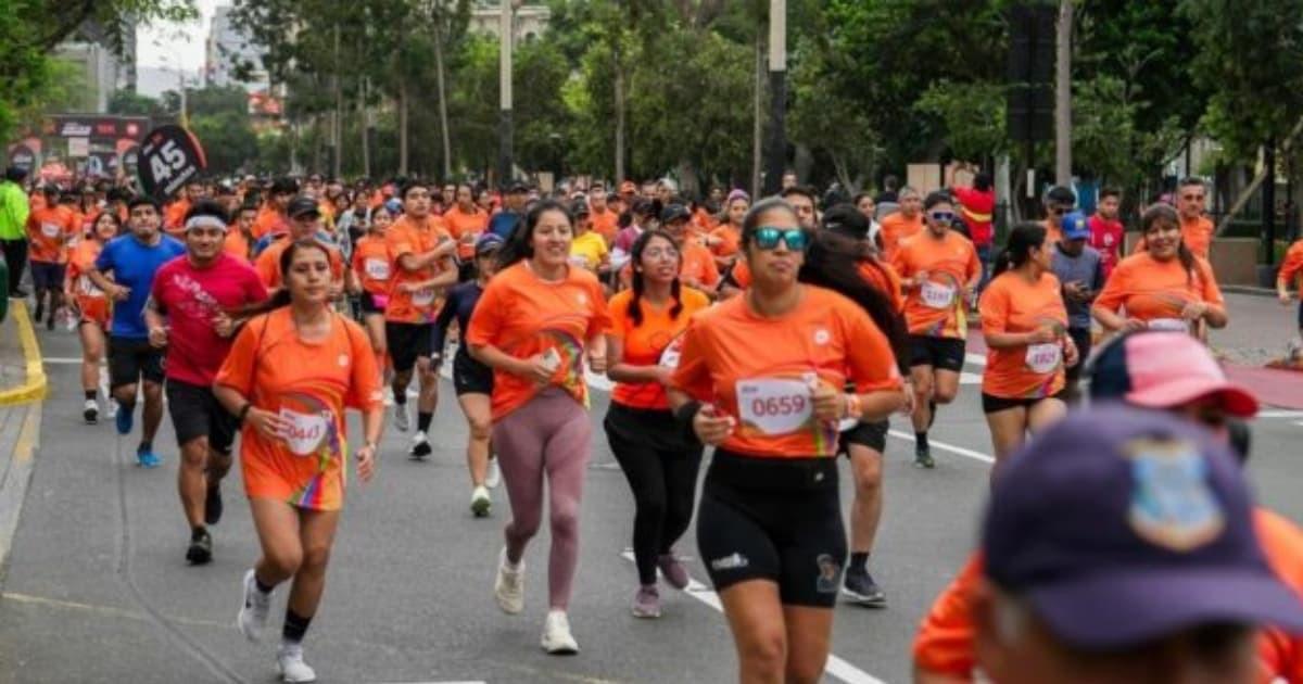Foto de atletas en la carrera 'Xiaomi Pop Run' en Bogotá.