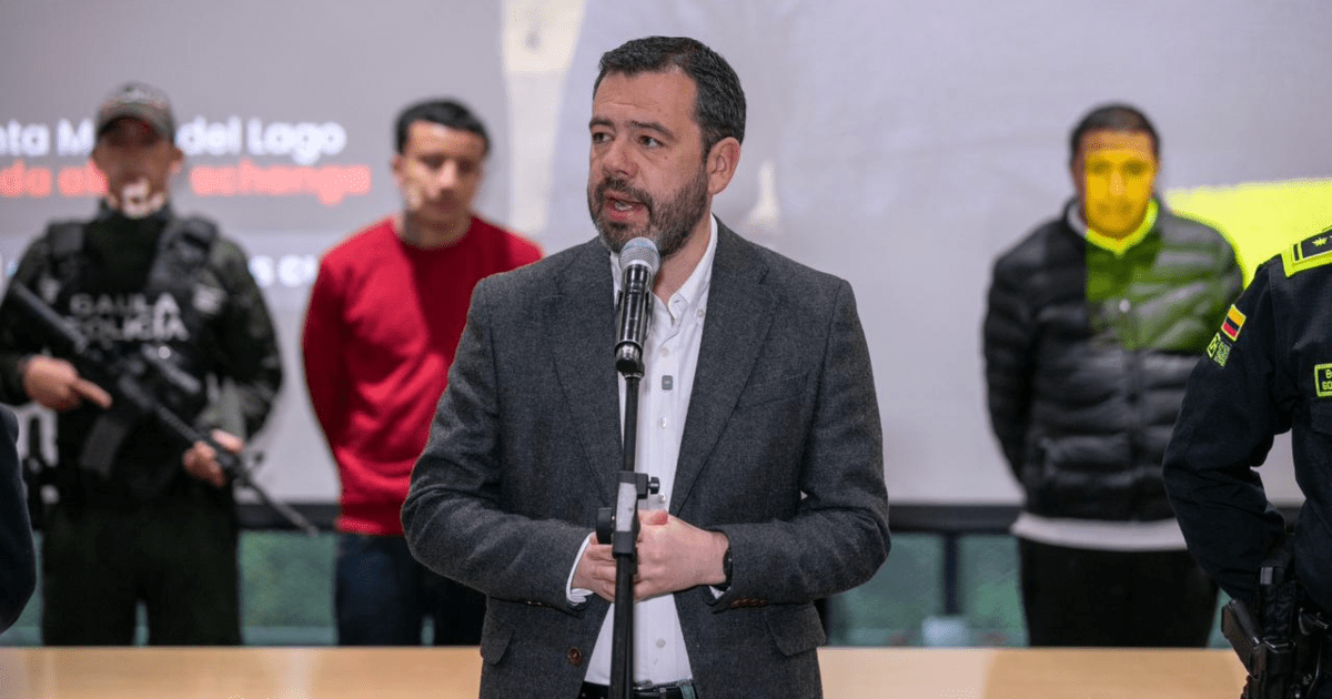 Imagen del alcalde Carlos Fernando Galán hablando 