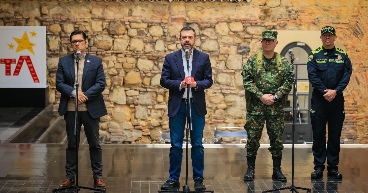 Foto de rueda de prensa tras Consejo de Seguridad en Bogotá liderado por el alcalde Carlos Fernando Galán.