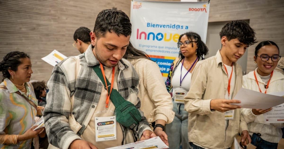 Foto de participantes de una de las ferias de Innovers Bogotá.