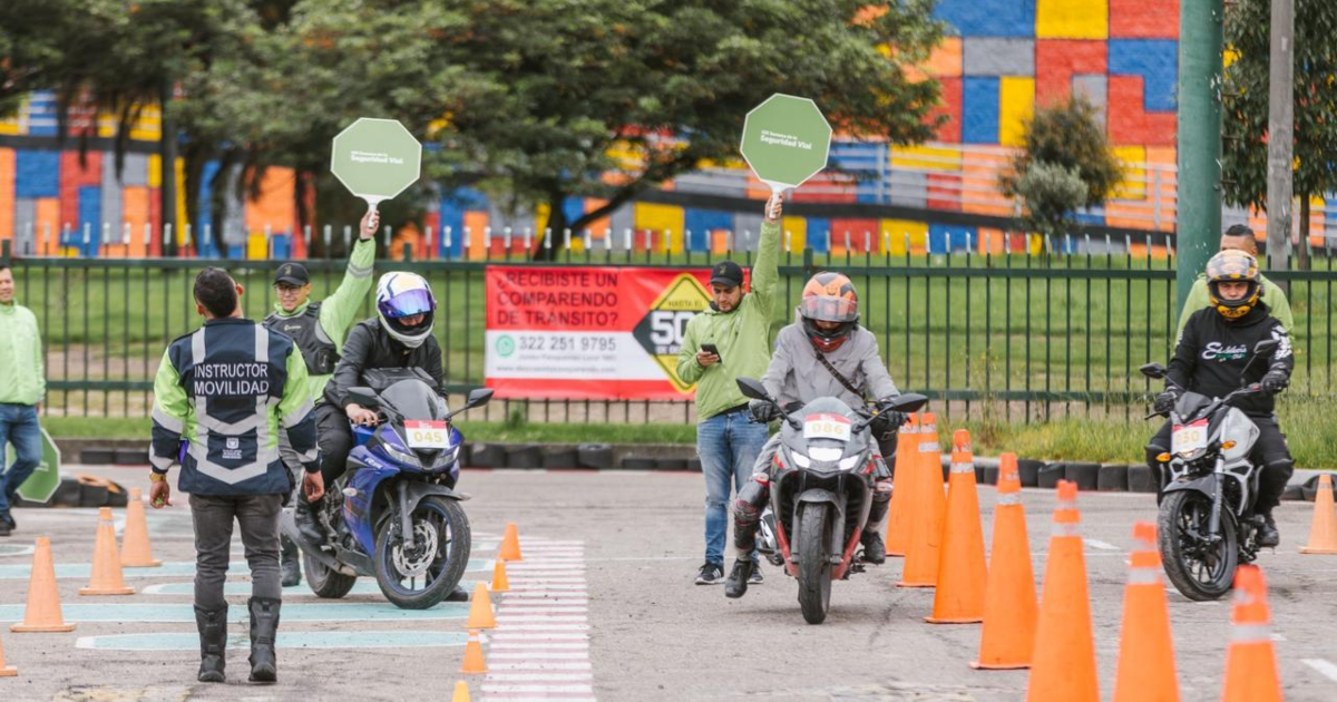 Imagen de motociclistas participando de la jornada pedagógica