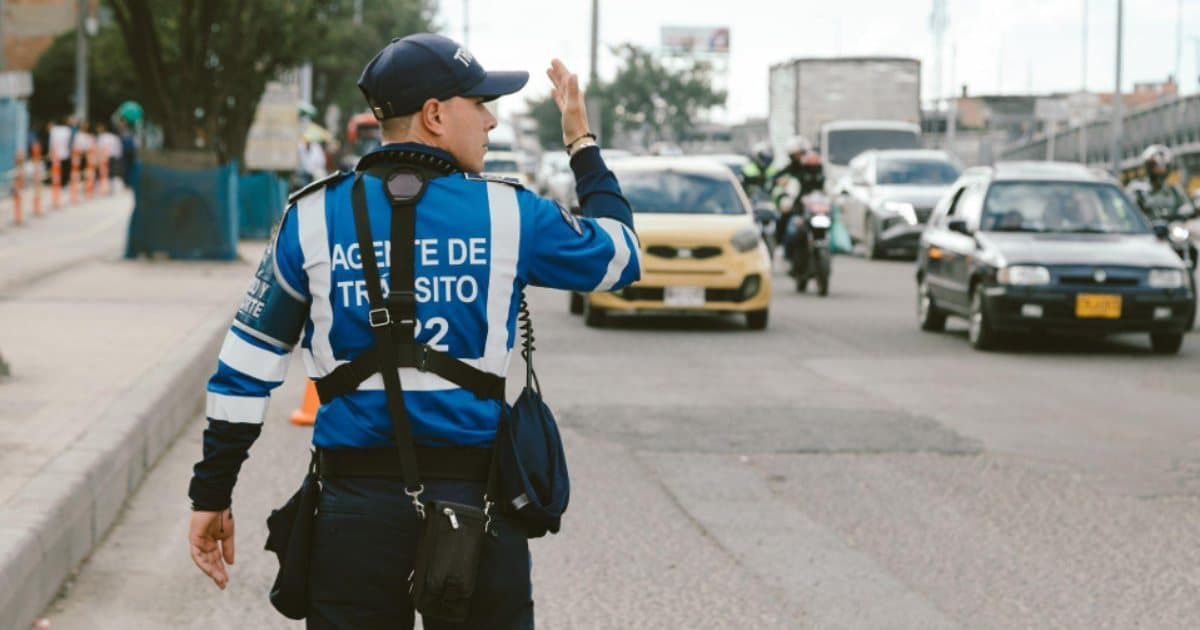 Foto de un agente de tránsito