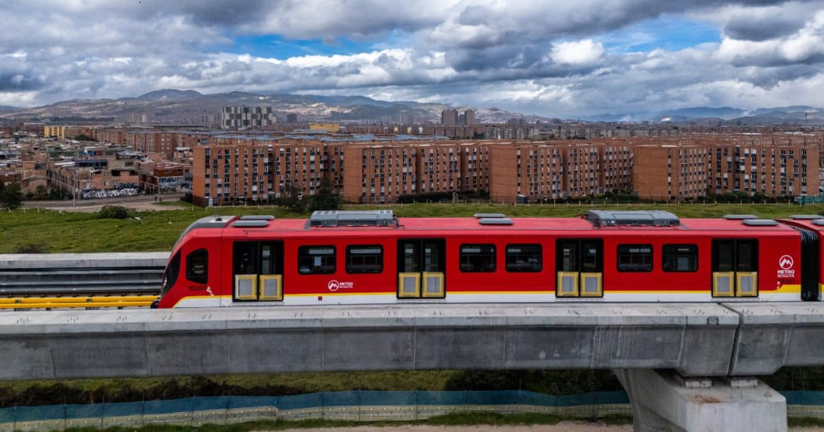 Foto de un tren del Metro 