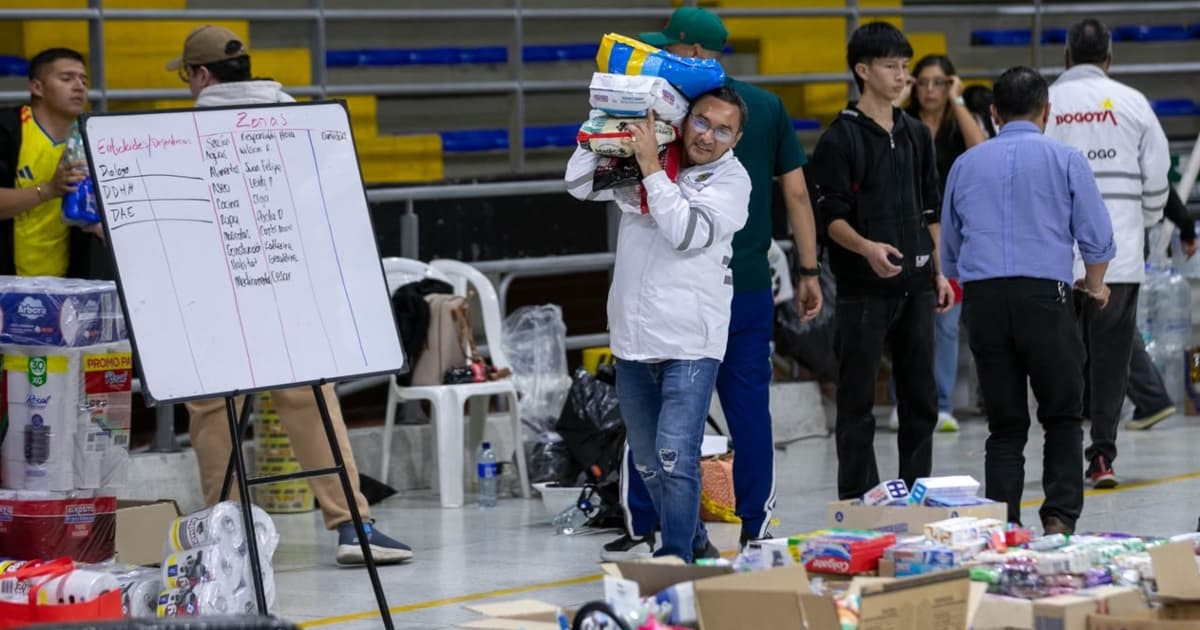 Foto de recepción de donaciones.